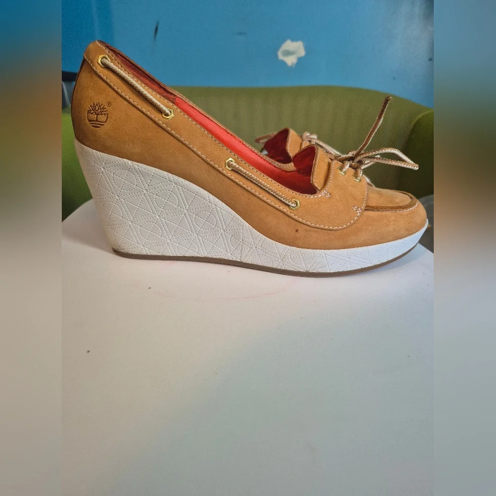 Timberland Tan Boat Shoes with Classic Moccasin Stitching